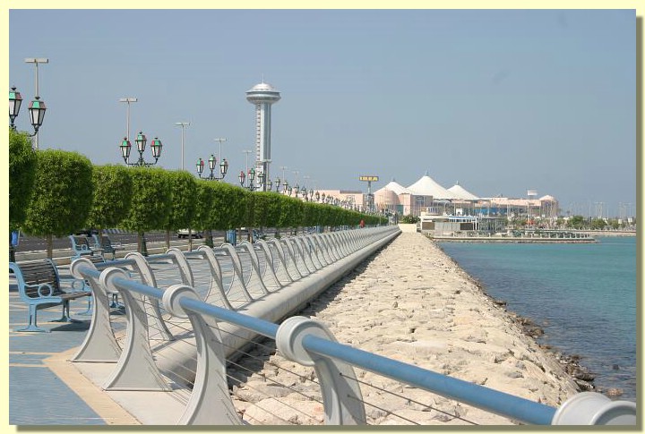 Abu Dhabi_Promenade.jpg