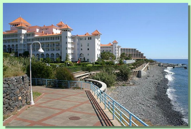 RIU Palace Hotel in Canico de Baixo.jpg