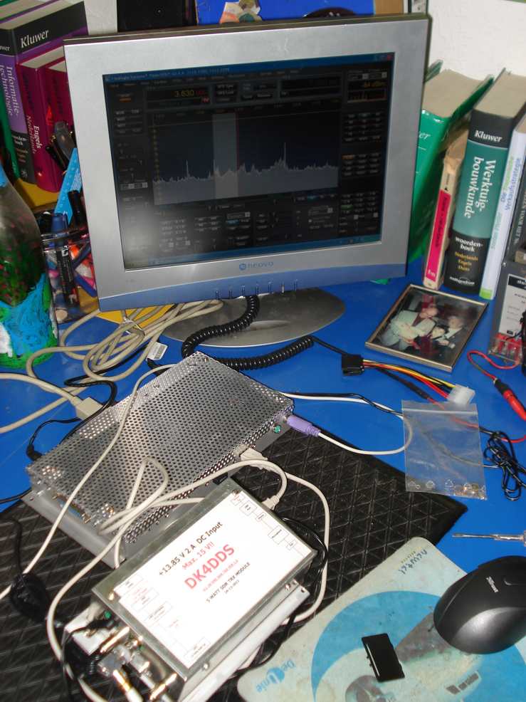 all_in_one_with_5_watt_sdr_module_on test_1.jpg (85743 Byte)