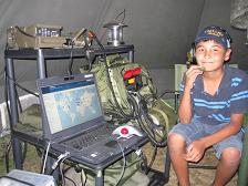 Trainee Michael DN1ZAV & Icom 7200 HF-Radio with Data-Terminal 